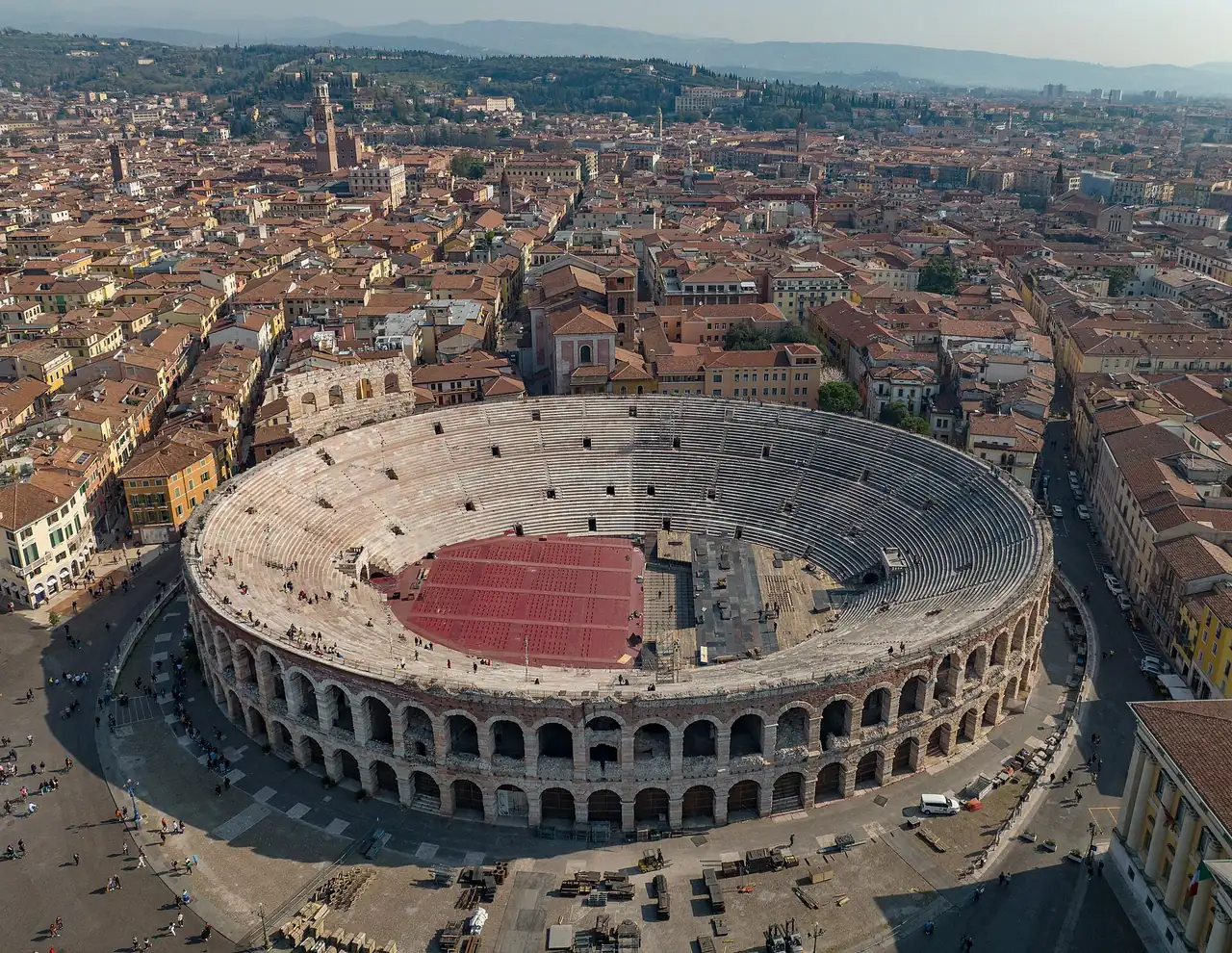 Arena di Verona — l'agenzia AI di Mattia Calastri opera a Verona e in tutto il Veneto